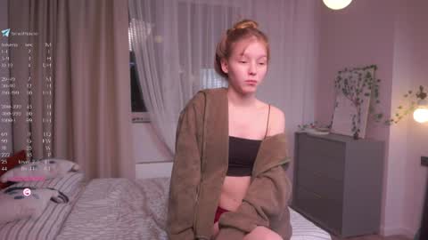 Avie online show from June 2, 2026, 8:44 pm