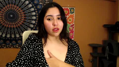 Snapshot of intimatetales chatting on January 5, 2025, 5:09 pm Africa online show from January 5, 2025, 5:09 pm