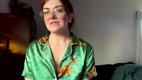 Snapshot of intothewoodswego chatting on April 8, 2026, 11:05 pm IntoTheWoodsWeGo online show from April 8, 2026, 11:05 pm