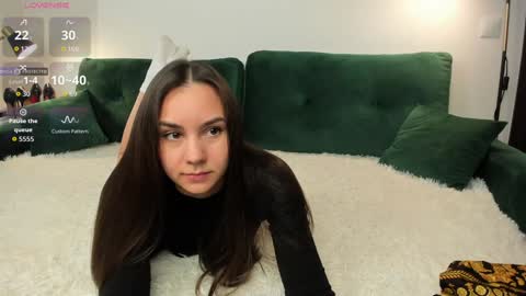 Snapshot of intrigueeme chatting on September 25, 2025, 9:35 am Yuli online show from September 25, 2025, 9:35 am