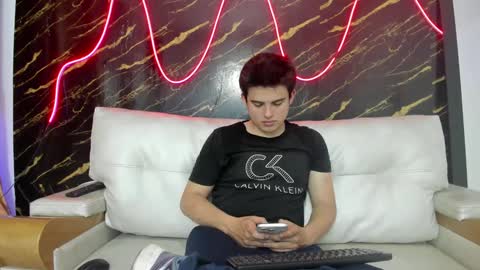 Snapshot of invincible200 chatting on September 17, 2025, 3:14 pm invincible200 online show from September 17, 2025, 3:14 pm