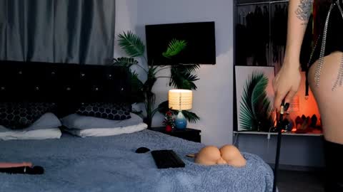 Snapshot of inviting_tina chatting on December 20, 2024, 6:13 pm inviting_tina online show from December 20, 2024, 6:13 pm