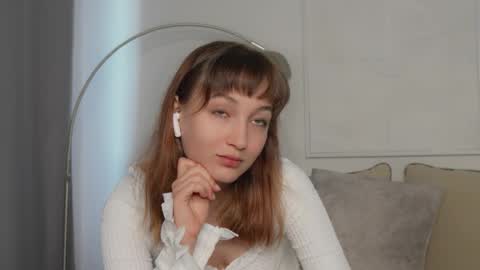 invokersgirl online show from September 13, 2025, 3:01 pm