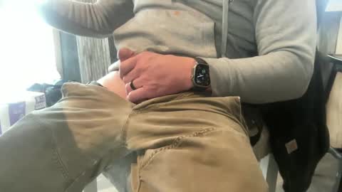 Snapshot of iowafarmcock chatting on December 2, 2024, 8:11 pm iowafarmcock online show from December 2, 2024, 8:11 pm