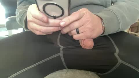 Snapshot of iowafarmcock chatting on February 21, 2025, 4:05 pm iowafarmcock online show from February 21, 2025, 4:05 pm