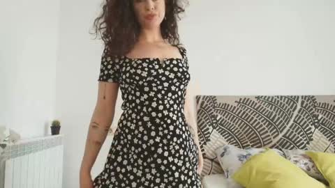 Snapshot of ireneblue_ chatting on May 20, 2026, 7:25 am Irene online show from May 20, 2026, 7:25 am