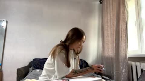 Evie online show from September 9, 2025, 9:09 am