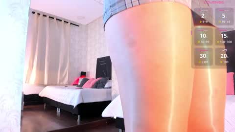 Snapshot of iris_bells chatting on September 12, 2025, 9:15 pm Queen Iris online show from September 12, 2025, 9:15 pm