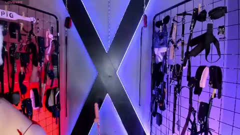 Snapshot of iris_cinthia_bdsm chatting on July 5, 2026, 3:02 am iris_cinthia_bdsm online show from July 5, 2026, 3:02 am