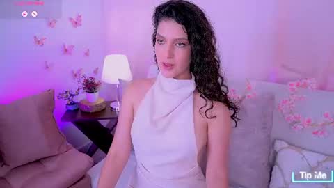 Snapshot of iris_laurent chatting on July 14, 2026, 6:35 pm Maia Glow online show from July 14, 2026, 6:35 pm