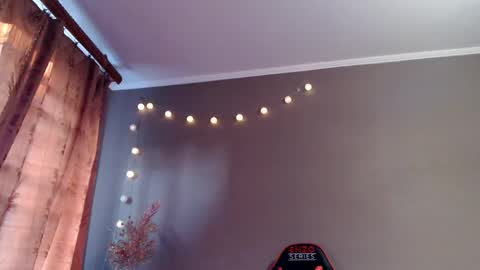 Lily online show from April 27, 2026, 4:38 pm