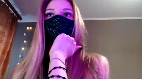 Lily online show from May 6, 2026, 4:56 pm