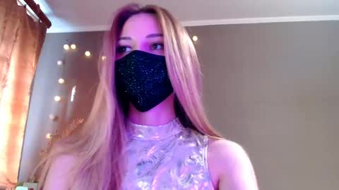 Lily online show from May 11, 2026, 4:04 pm