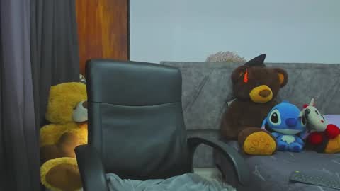 iris felix  online show from January 9, 2025, 8:55 pm