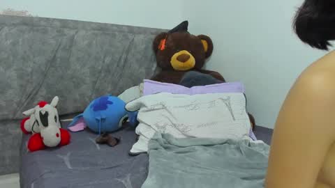 iris felix  online show from January 13, 2025, 9:42 pm