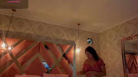 Mia  online show from February 26, 2025, 10:04 am