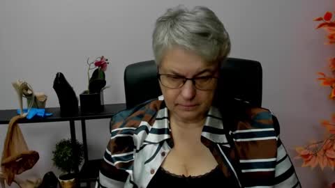 I R I S online show from December 17, 2024, 7:18 am