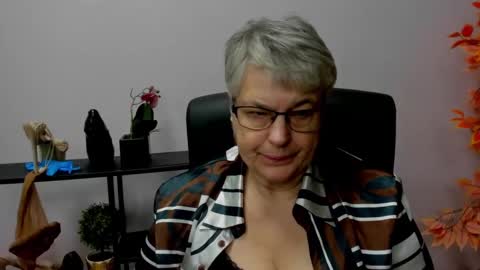 I R I S online show from December 17, 2024, 10:55 am