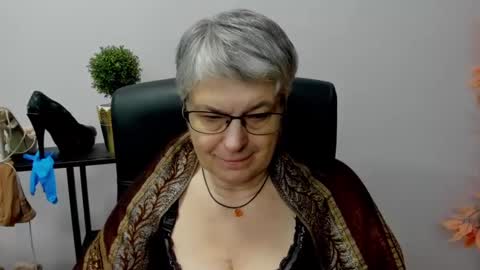 I R I S online show from January 3, 2025, 1:14 pm