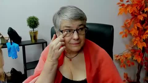 I R I S online show from February 5, 2025, 11:02 am