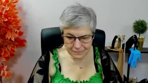 Snapshot of iris_xdesire chatting on November 7, 2025, 7:30 am I R I S online show from November 7, 2025, 7:30 am