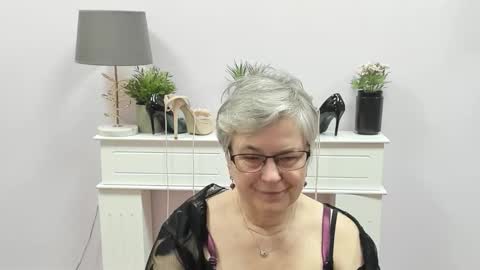 Snapshot of iris_xdesire chatting on January 14, 2026, 7:03 am I R I S online show from January 14, 2026, 7:03 am