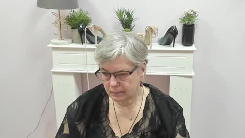 Snapshot of iris_xdesire chatting on February 4, 2026, 7:14 am I R I S online show from February 4, 2026, 7:14 am