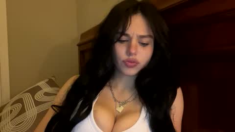 irisbabyyyyyyy online show from April 25, 2026, 3:42 am
