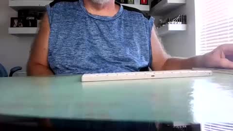 Snapshot of irishdudeloveoib chatting on September 24, 2025, 8:23 pm Irishdudelove online show from September 24, 2025, 8:23 pm