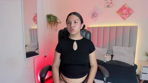 Snapshot of iriss_5 chatting on November 2, 2025, 3:42 am Iris online show from November 2, 2025, 3:42 am