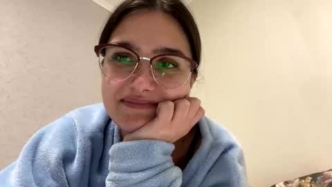 irisss31 online show from January 9, 2026, 8:21 pm