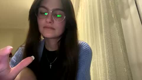 irisss31 online show from April 3, 2026, 7:12 pm