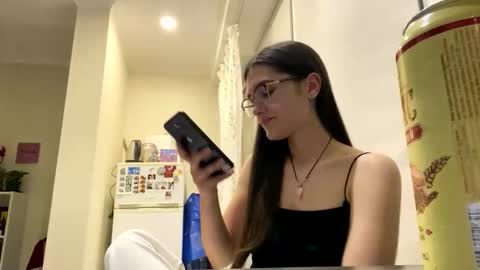 irisss31 online show from May 15, 2026, 6:37 pm