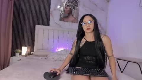 Snapshot of irisxrose chatting on June 18, 2026, 12:20 pm irisxrose online show from June 18, 2026, 12:20 pm