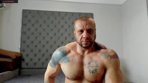 ironhulk22 online show from May 16, 2026, 10:47 am