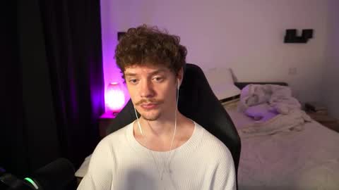 Snapshot of ironthud chatting on October 9, 2025, 4:27 pm Sam online show from October 9, 2025, 4:27 pm