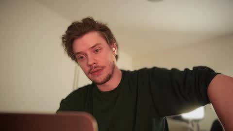 Snapshot of ironthud chatting on October 25, 2025, 9:20 pm Sam online show from October 25, 2025, 9:20 pm