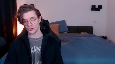 Sam online show from March 4, 2026, 7:53 pm