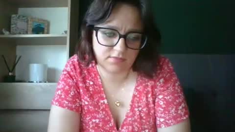 Snapshot of irresistibleparis chatting on June 25, 2026, 5:45 am Paris online show from June 25, 2026, 5:45 am