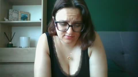 Snapshot of irresistibleparis chatting on July 2, 2026, 5:35 am Paris online show from July 2, 2026, 5:35 am