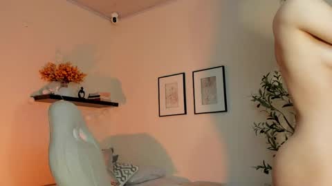 isa_____ online show from April 29, 2026, 6:39 am