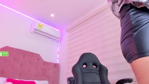 Snapshot of isa__cute chatting on January 25, 2025, 7:38 am ISA online show from January 25, 2025, 7:38 am