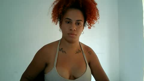 isa_bellaxx23 online show from September 14, 2025, 6:40 pm