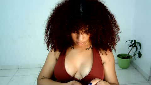 Snapshot of isa_bellaxx23 chatting on June 12, 2026, 1:59 am isa_bellaxx23 online show from June 12, 2026, 1:59 am