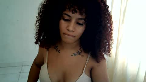 Snapshot of isa_bellaxx23 chatting on June 17, 2026, 7:48 pm isa_bellaxx23 online show from June 17, 2026, 7:48 pm