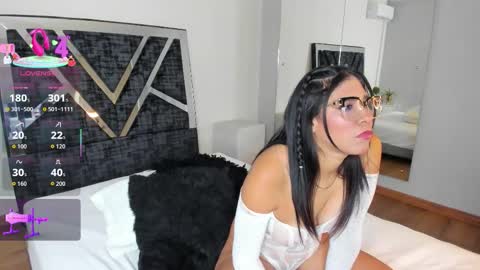 Snapshot of isa_jonness_ chatting on September 25, 2025, 12:20 pm oIssaJonneso online show from September 25, 2025, 12:20 pm