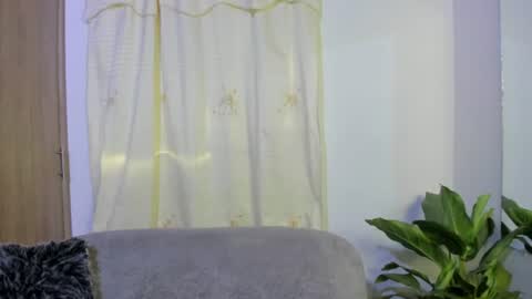 Isabella online show from August 5, 2026, 12:19 pm