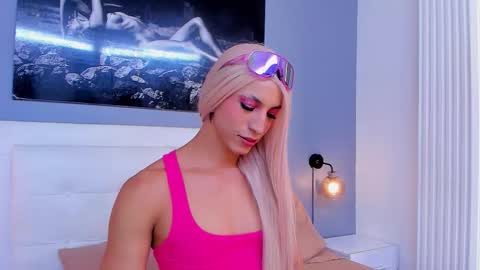 Isa Lancaster online show from September 17, 2025, 7:48 pm