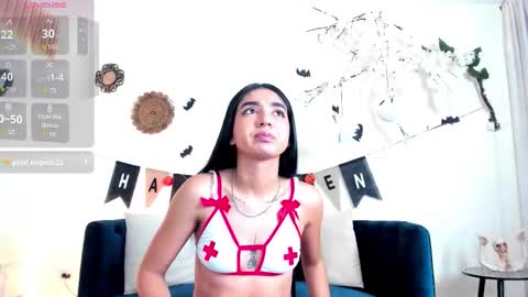 ISA ROUSE  online show from October 22, 2025, 3:07 am