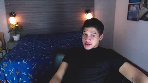 Snapshot of isaac893386 chatting on February 4, 2026, 6:52 am ISAAC online show from February 4, 2026, 6:52 am